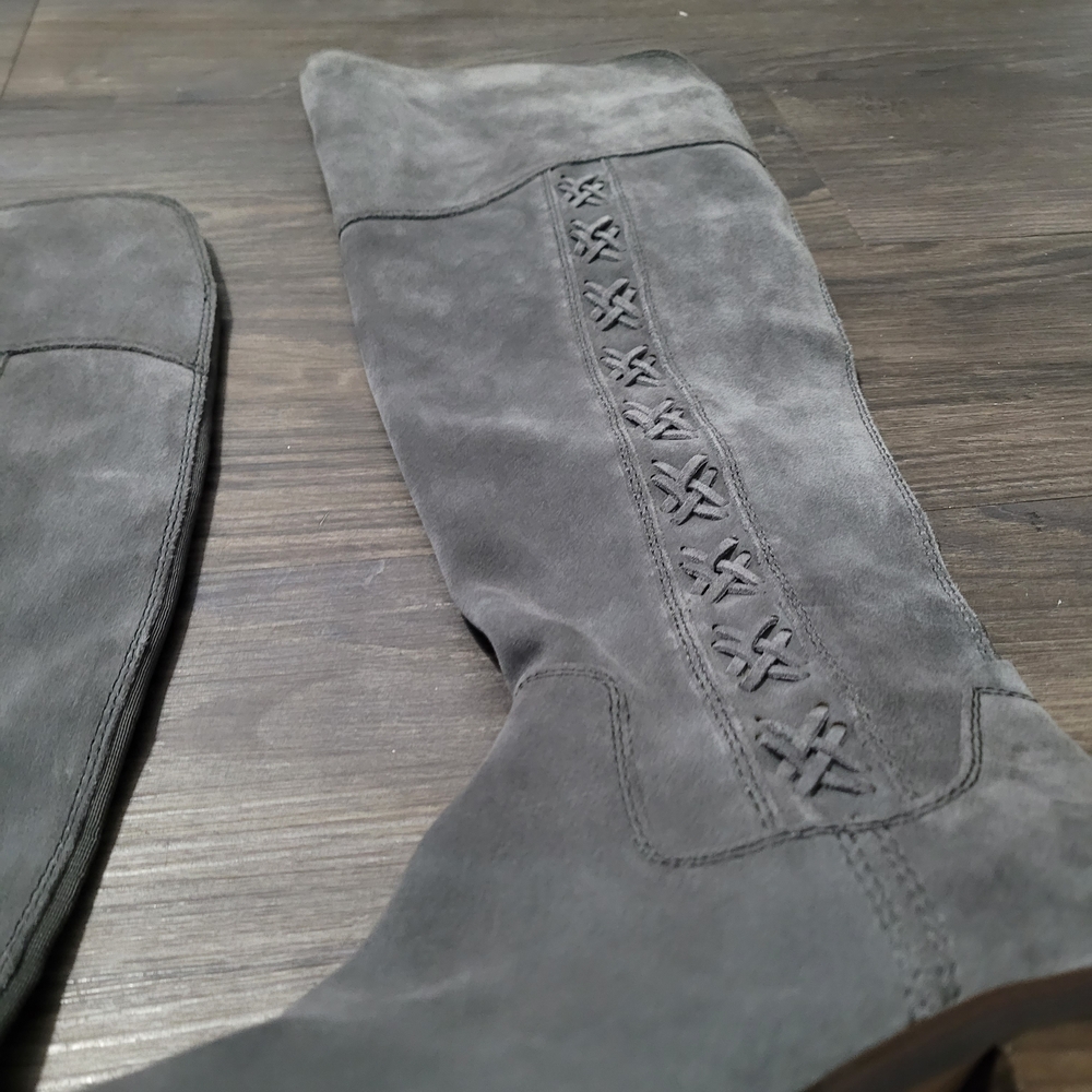 Vince Camuto Kreesell Knee High Boot Regular Calf M Grey Size 7.5 Suede - Picture 6 of 11